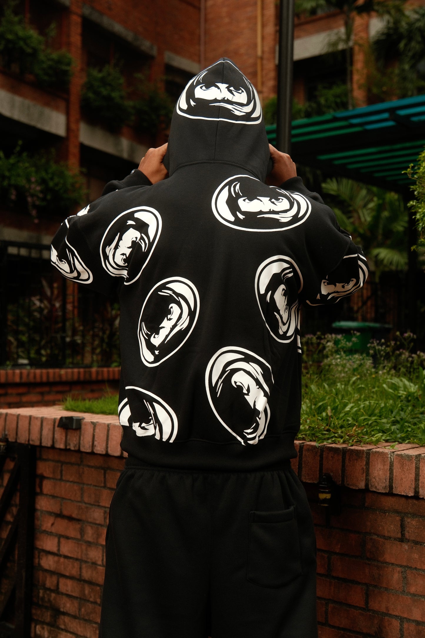 STR8FAZE HOODIE - BLACK