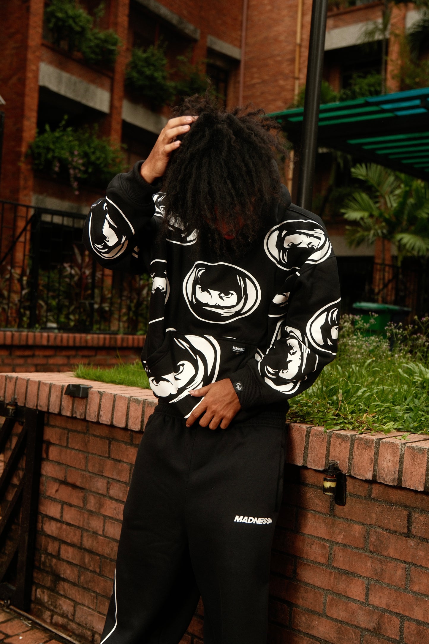 STR8FAZE HOODIE - BLACK