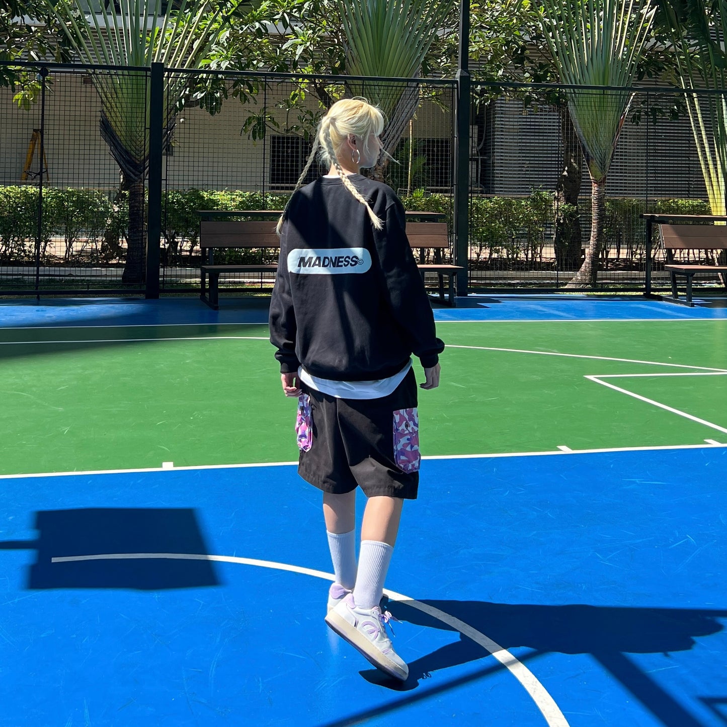 DELUSION ARC SWEATSHIRT - BLACK