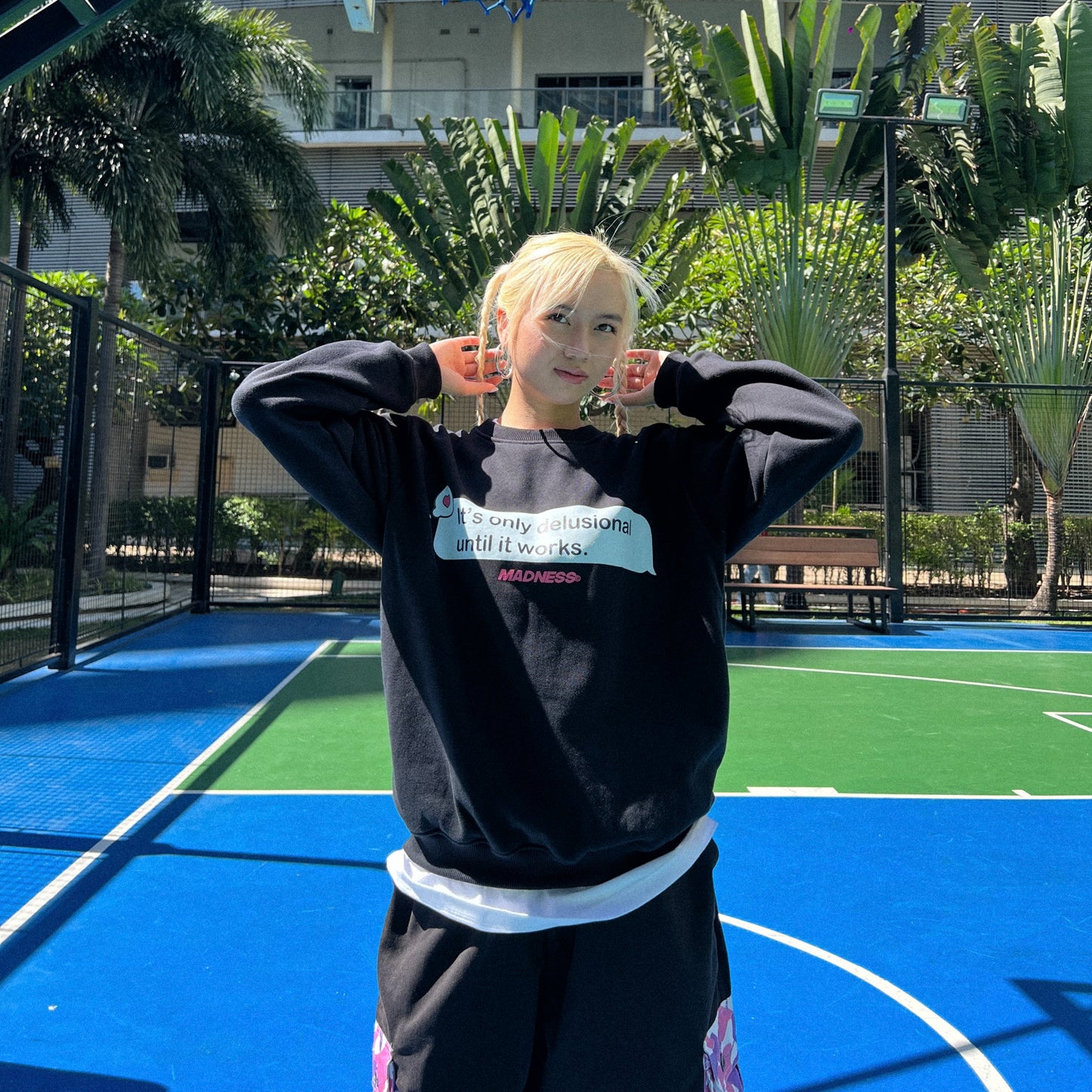 DELUSION ARC SWEATSHIRT - BLACK