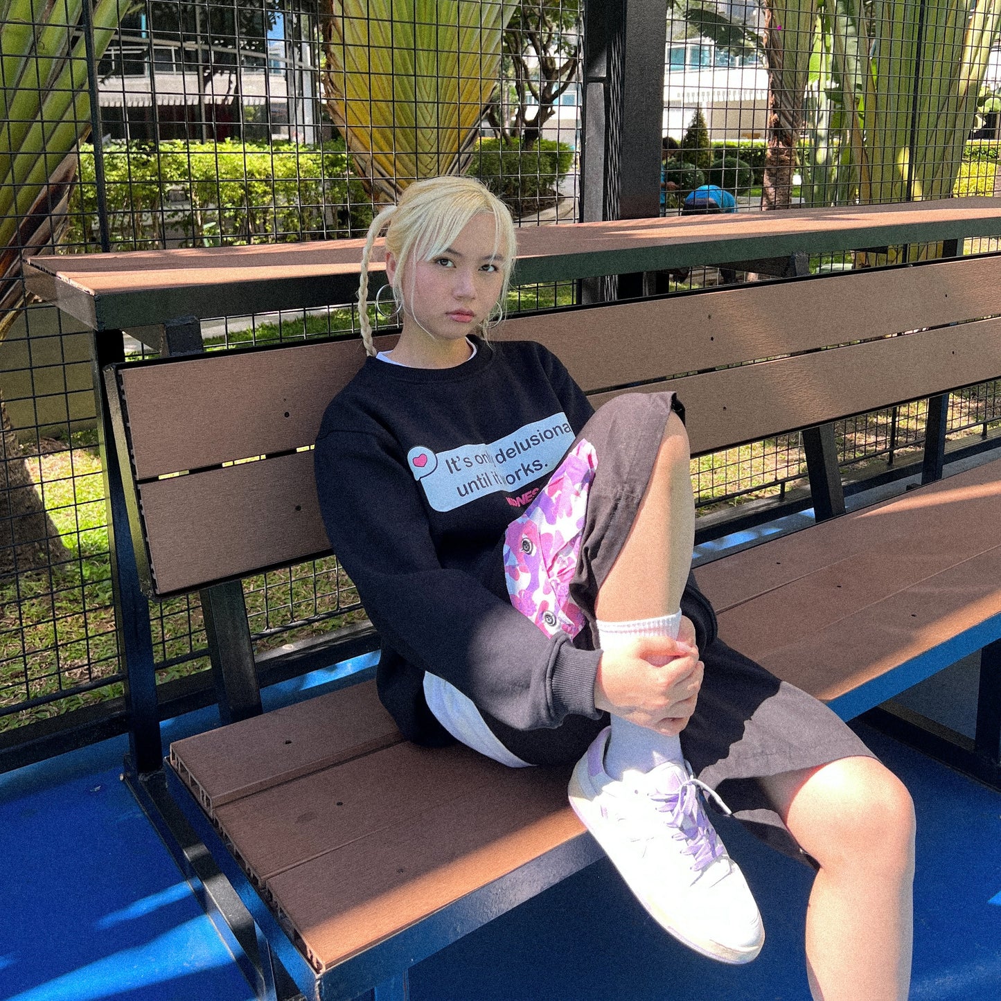 DELUSION ARC SWEATSHIRT - BLACK