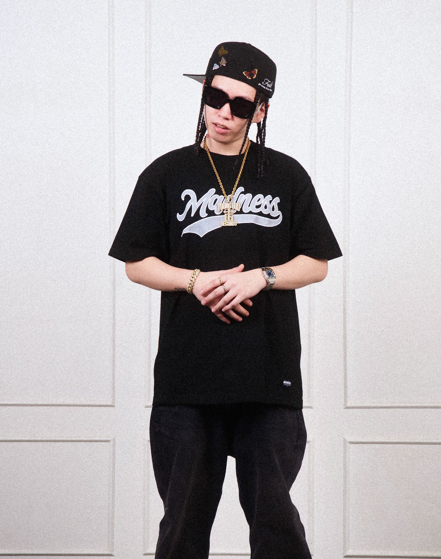 SCRIPT TEE - BLACK