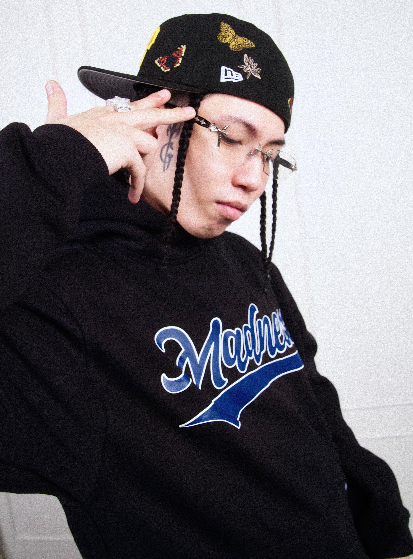 SCRIPT HOODIE - BLACK